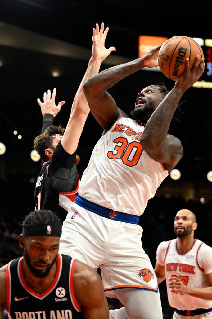 Julius Randle, who scored 28 points, went up for a shot during the Knicks loss.