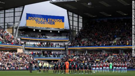 Players, officials and fans joined in for a minute of applause to signal peace and sympathy for Ukraine ahead of Burnley's clash with Chelsea.
