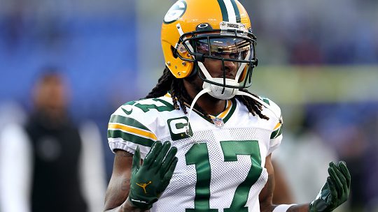 Reports: Packers trade Davante Adams to Raiders