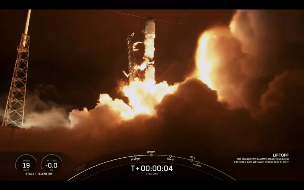 The launch of a SpaceX Falcon 9 rocket is the twelfth mission record, landing on board a ship at sea