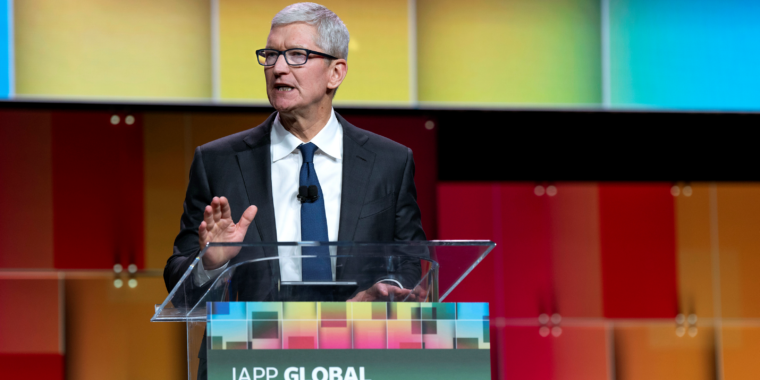 Tim Cook delivers speech fender vs "industrial data collector", side loading