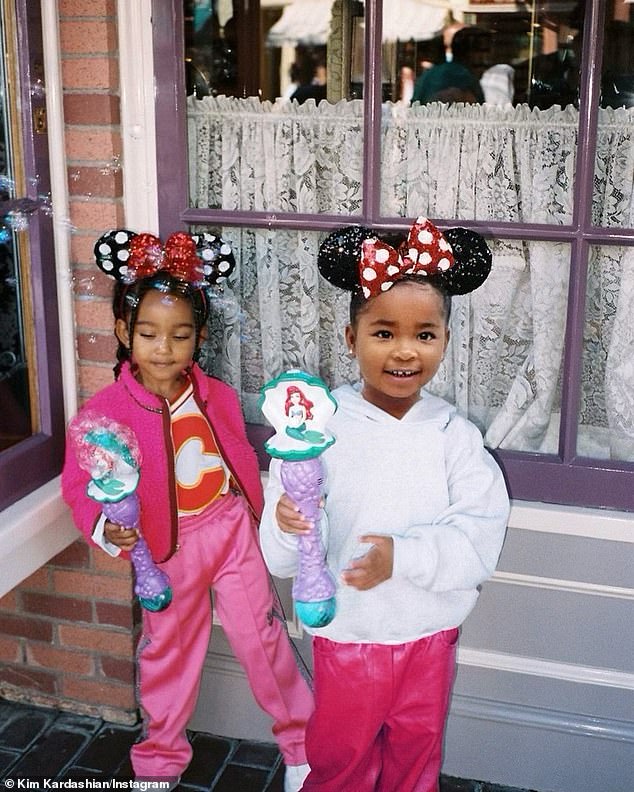 FAKE: Khloe Kardashian was forced to admit that True was photographed in a 2021 Disneyland photo with her cousin Chicago
