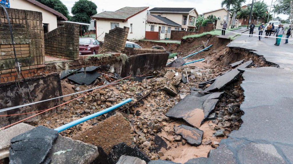 South African floods kill 59 people and sweep roads