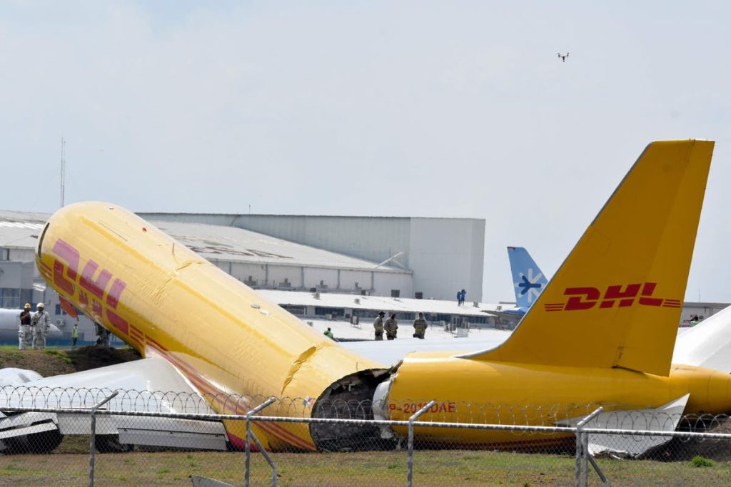 DHL cargo plane crashes in half while making an emergency landing at Costa Rica airport