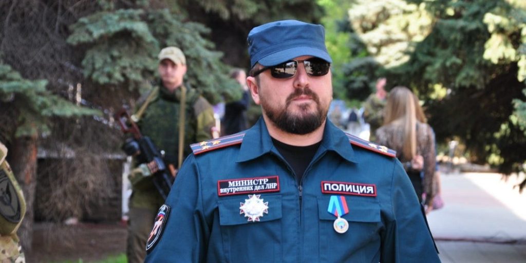 Russia's Federal Security Agency detains pro-Russian separatist leader who claims Ukraine