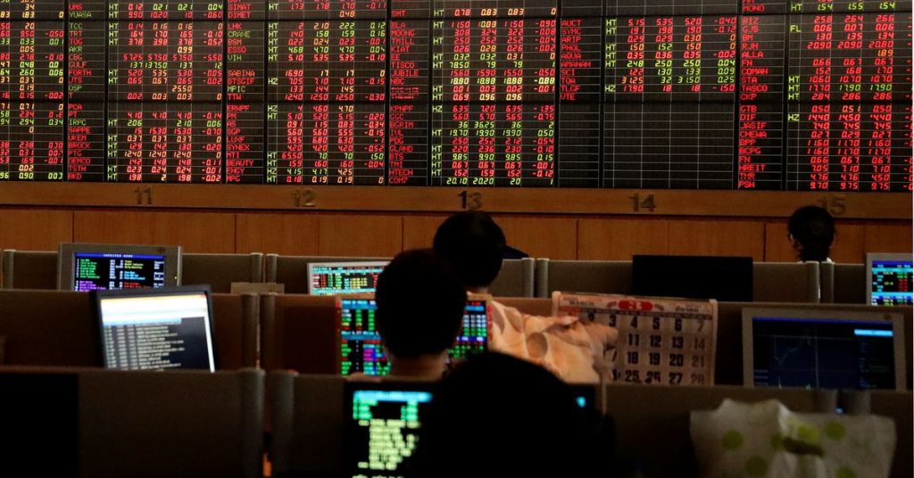 Asian stocks struggle after bad China data