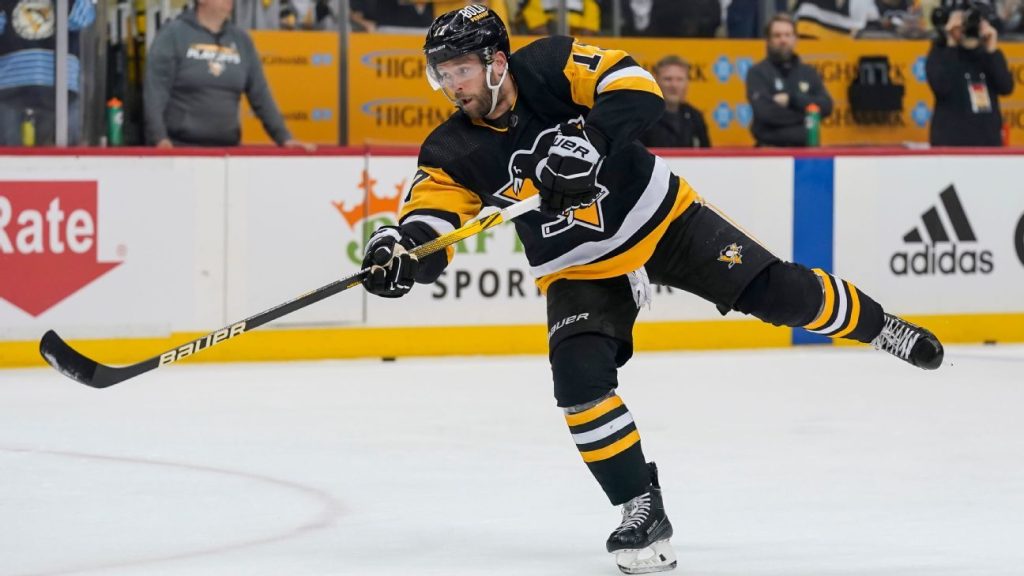 Pittsburgh Penguins act fast, extend six-year contract to Bryan Rust a week after disqualification