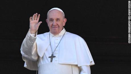 Pope Francis pleads for peace in Christmas message