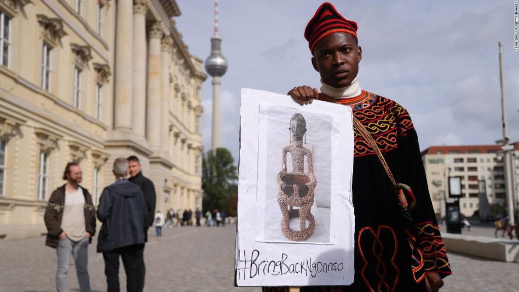 Germany returns stolen Ngonsu statue to Cameroon