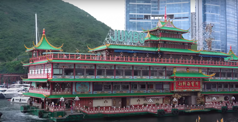 The fate of Hong Kong's floating jumbo restaurant takes a mysterious turn as its owners insist it hasn't 'drowned'