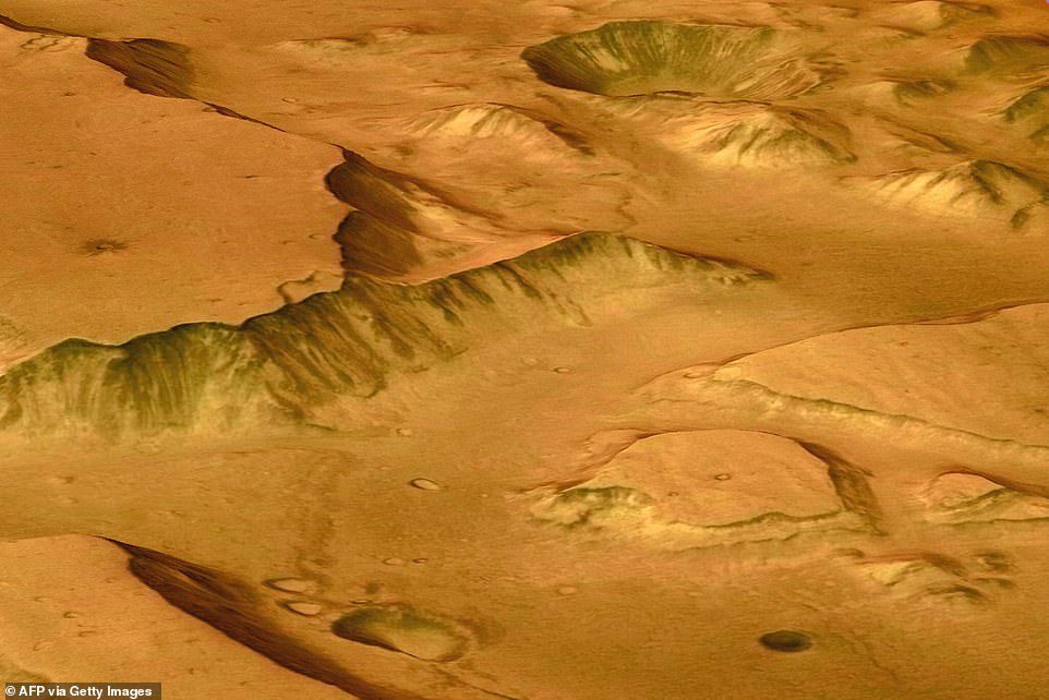 This image taken by Mars Express shows a perspective view of Mesa in the regions east of Valles Marineris, the largest canyons in the Solar System.