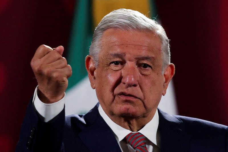 Mexico's president doubles down on Hitler's comparison with a Jewish analyst after protest