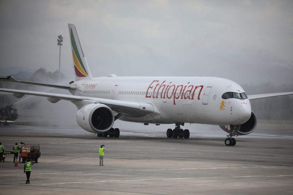 Boeing 737 pilots doze off at an airport that exceeded their goal in a two-hour flight