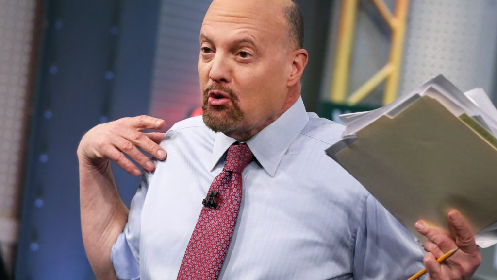 Jim Cramer says the charts indicate that now is the perfect time to buy gold