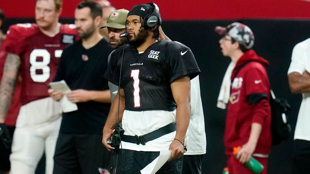 Kyler Murray dons headset, calls are playing in the first pre-season game at the Arizona Cardinals