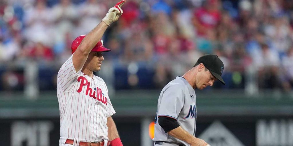 MLB Wild Card: Phillies wins again, JT Realmuto plays at peak level