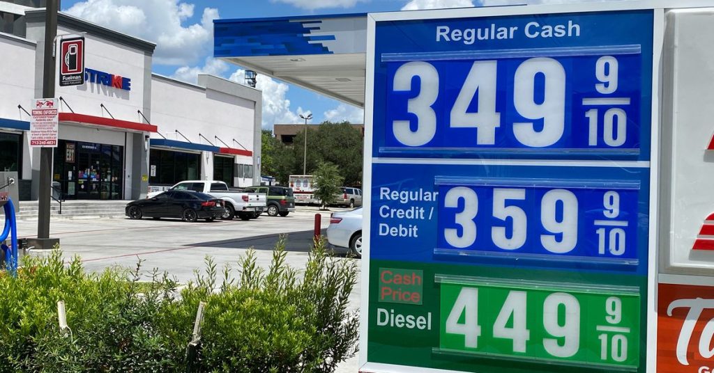 US gasoline prices fall below $4 for the first time since March