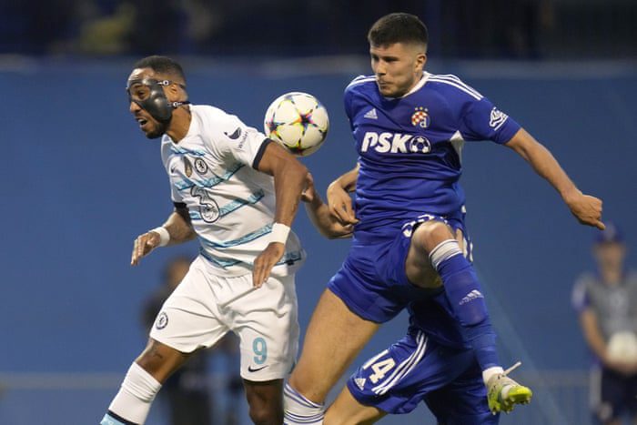 Dino Peric of Dynamo beats Pierre-Emerick Aubameyang of Chelsea.