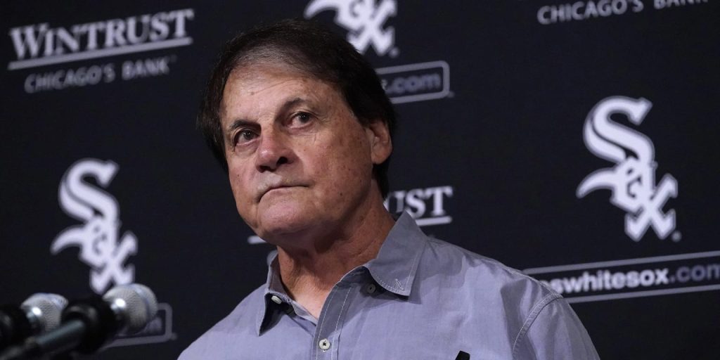 Tony La Russa announces his retirement from the White Sox