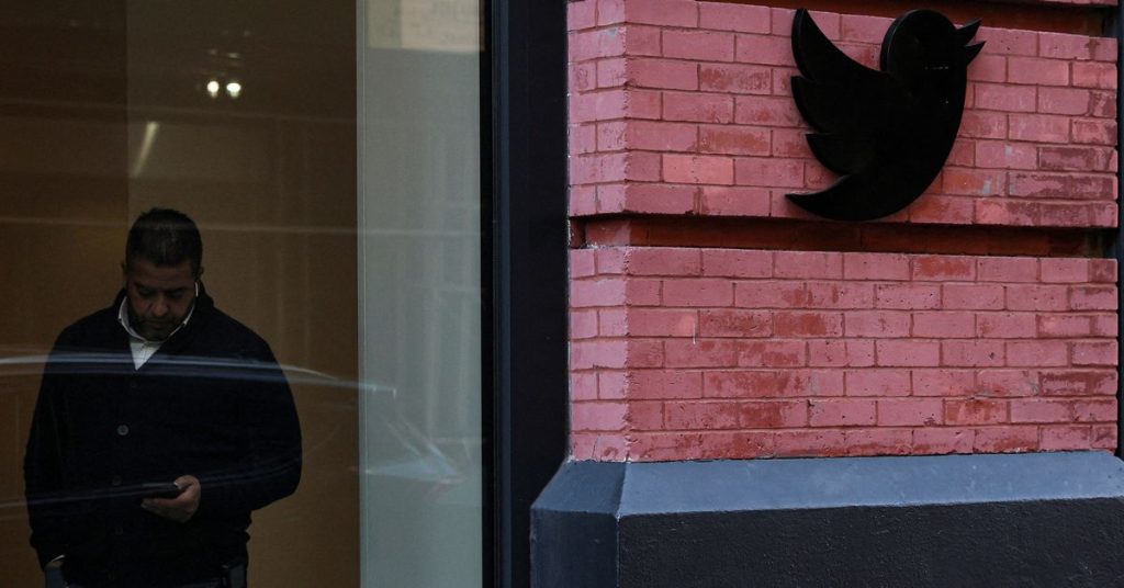 After Elon Musk's ultimatum, Twitter employees start to walk out