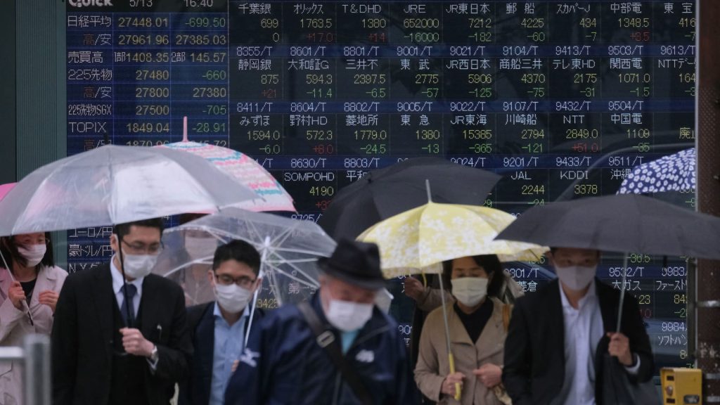 Hong Kong stocks rise Asian markets mixed before Fed rate decision