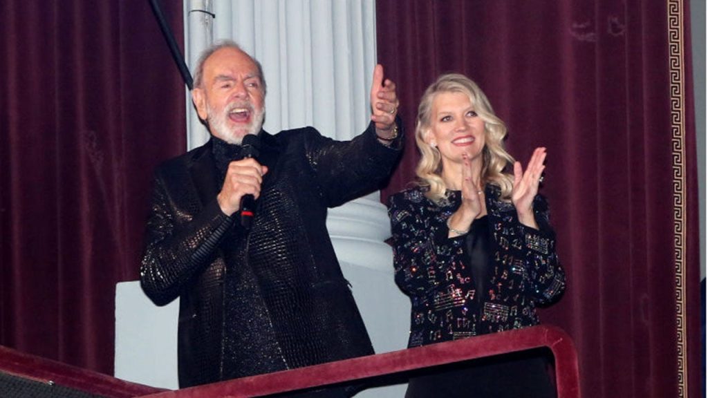 Neil Diamond made a surprise Broadway opening five years after he retired due to Parkinson’s disease